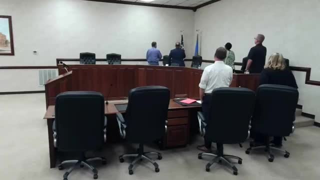 City Council opens meeting with prayer for Texas storm victims and healing
