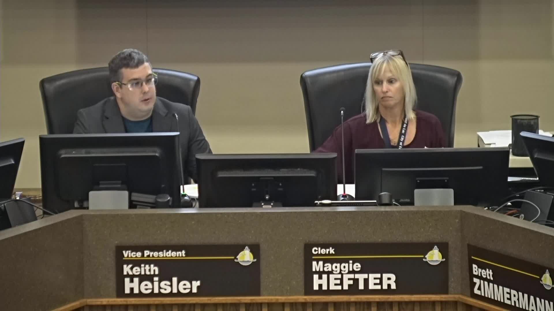 City Council approves new liquor store and bar license compatibility