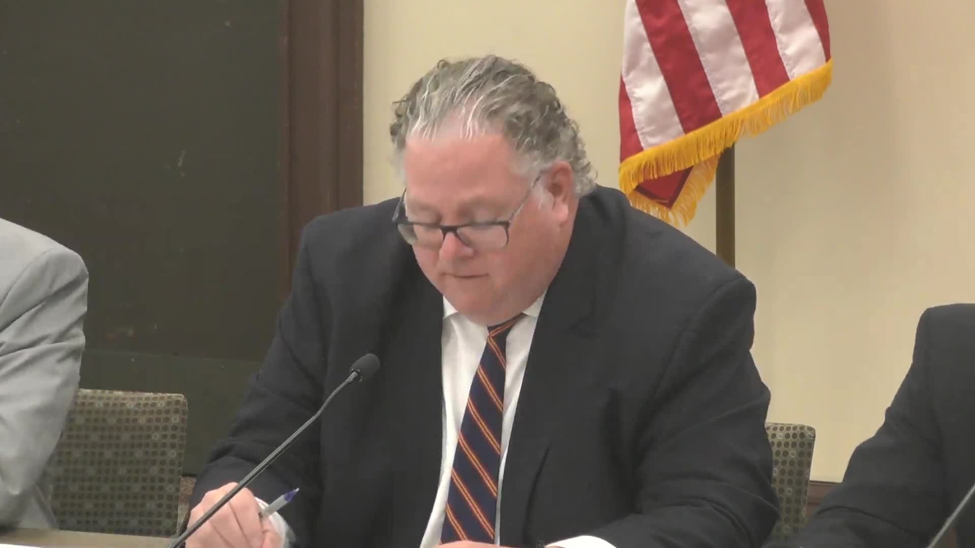 Committee approves resolution ordering study of prison libraries' quality