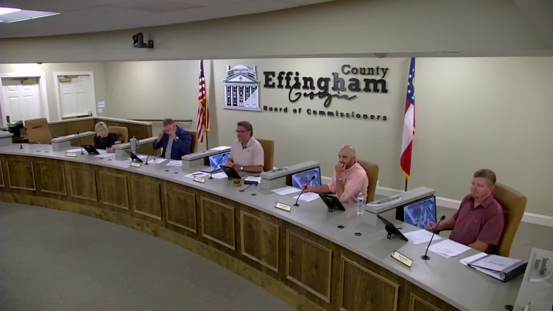 Planning board backs 8.92‑acre Courthouse Road rezoning to AR‑2 with two‑lot limit