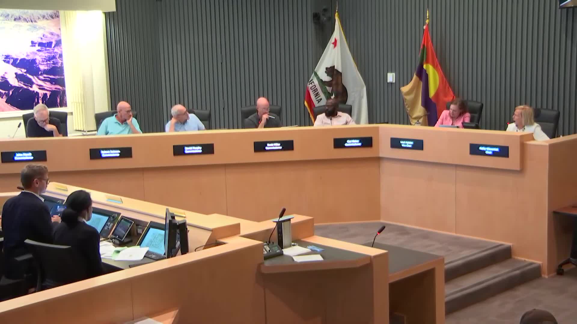 Palm Springs committee demands building redesign for new development project's approval