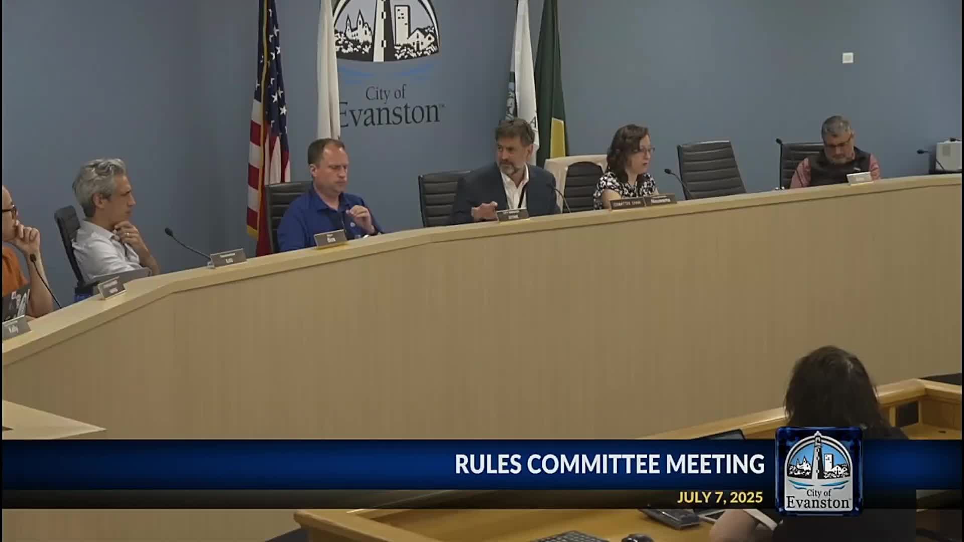 Mayor Biss leads rules committee in amending ethics complaint ordinance