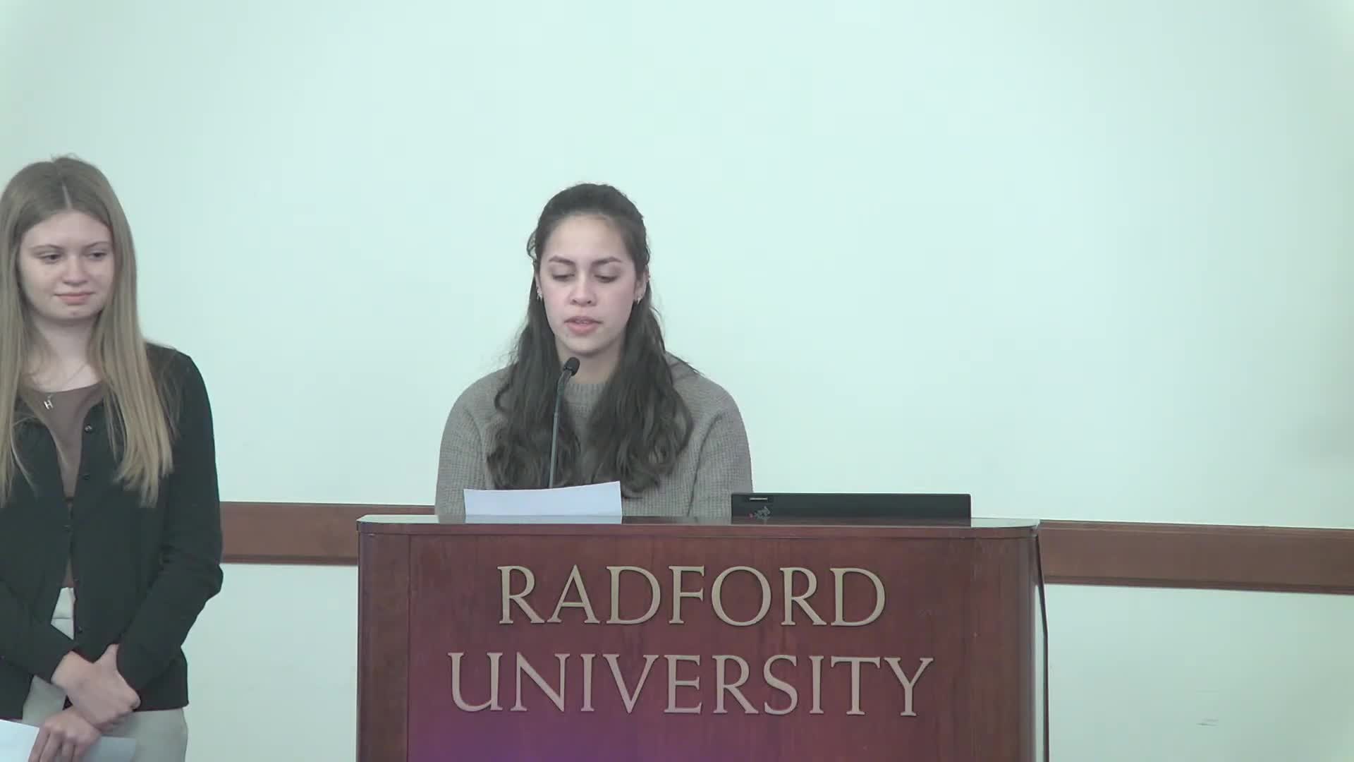 Radford University student praises campus and Tuition Promise during community event