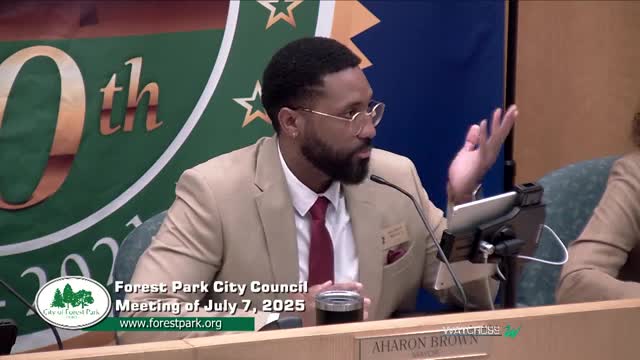 Back to the Heroes Rumble donates trauma kits to Forest Park Police