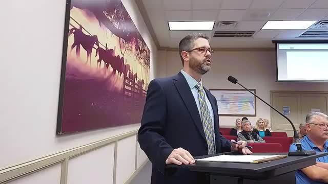 Henderson County Court approves employee Christmas gifts amid dwindling vending machine funds