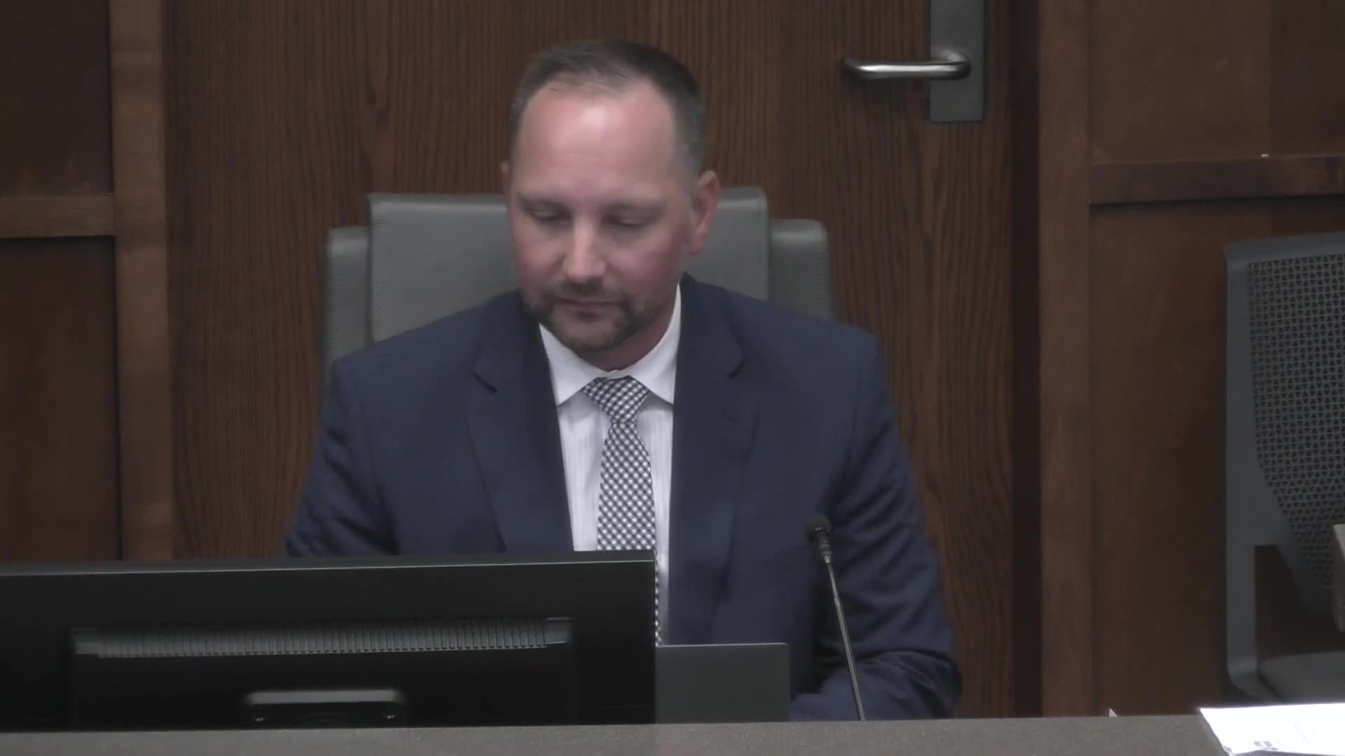 Council introduces purchasing ordinance update after debate over bid threshold