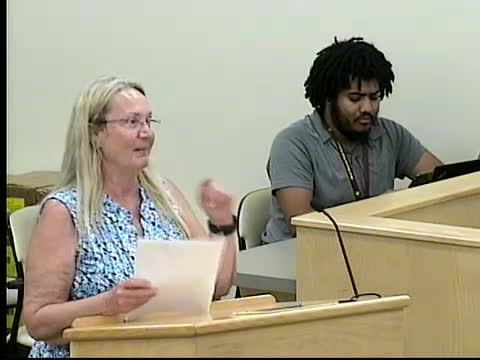 Parent Agnes Lydon praises Fernandina Beach school staff for student achievements