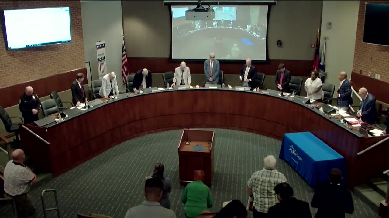 Marietta introduces seven new police officers at community meeting