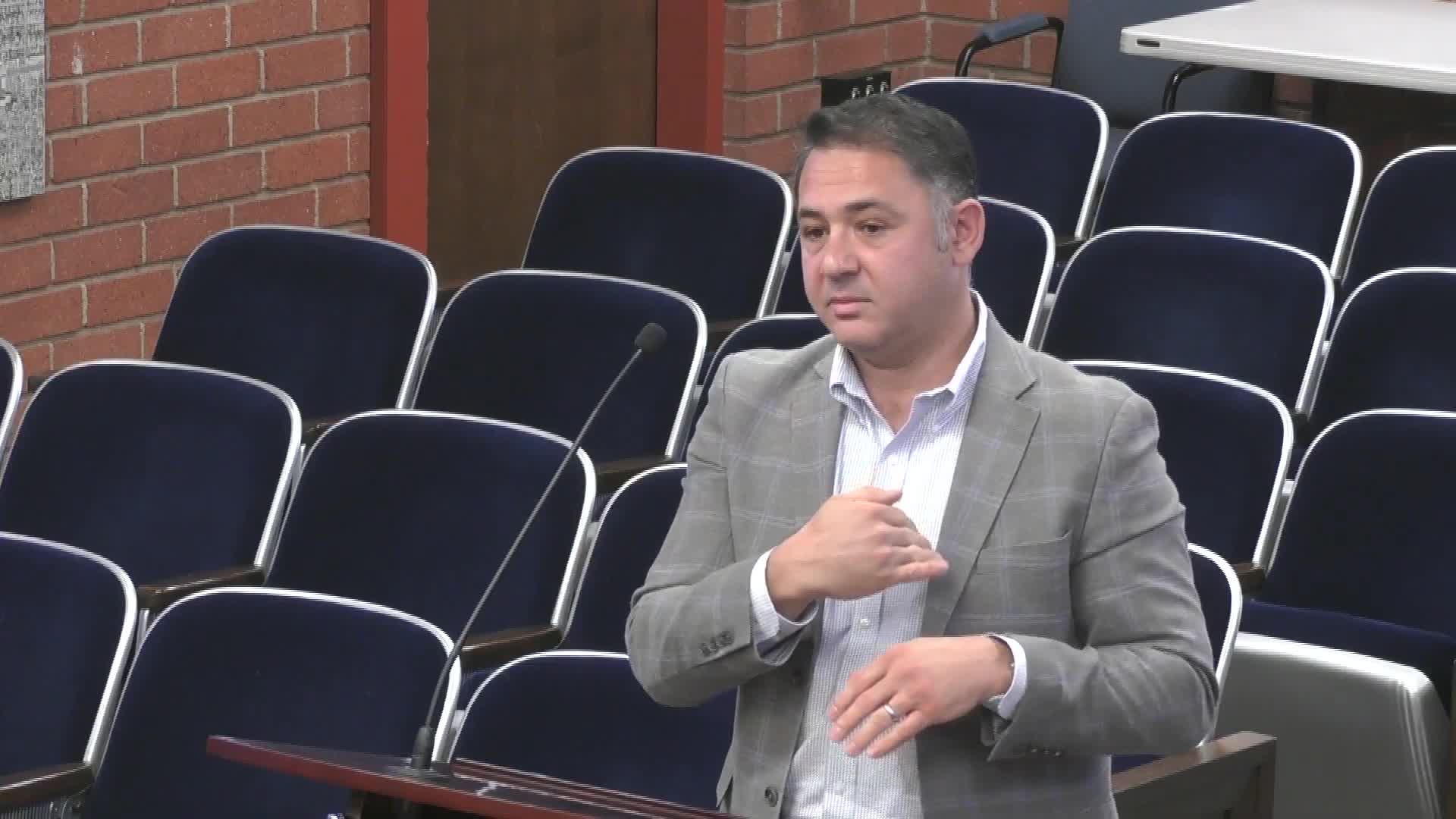 City Council approves innovative parking design with enhanced vehicle retrieval capabilities