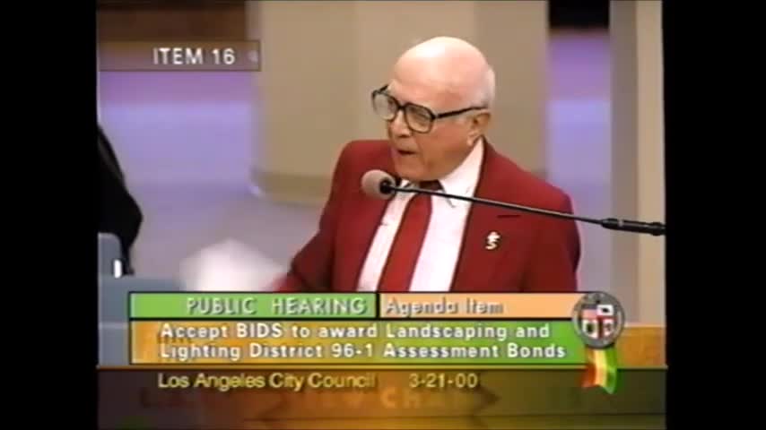 City Council urges Chandler family to keep Los Angeles Times under local control; motion passes 13-1