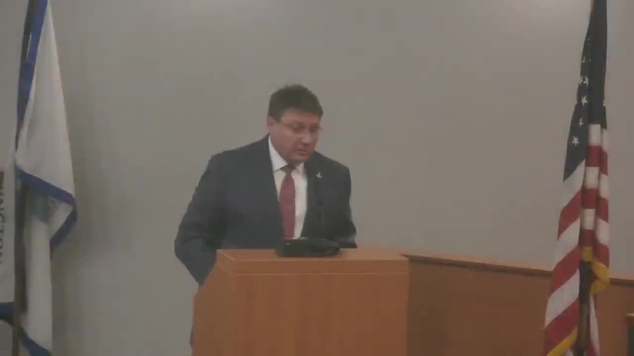 City council approves Redondo Pier replacement contracts; project set to begin before fish‑window closes