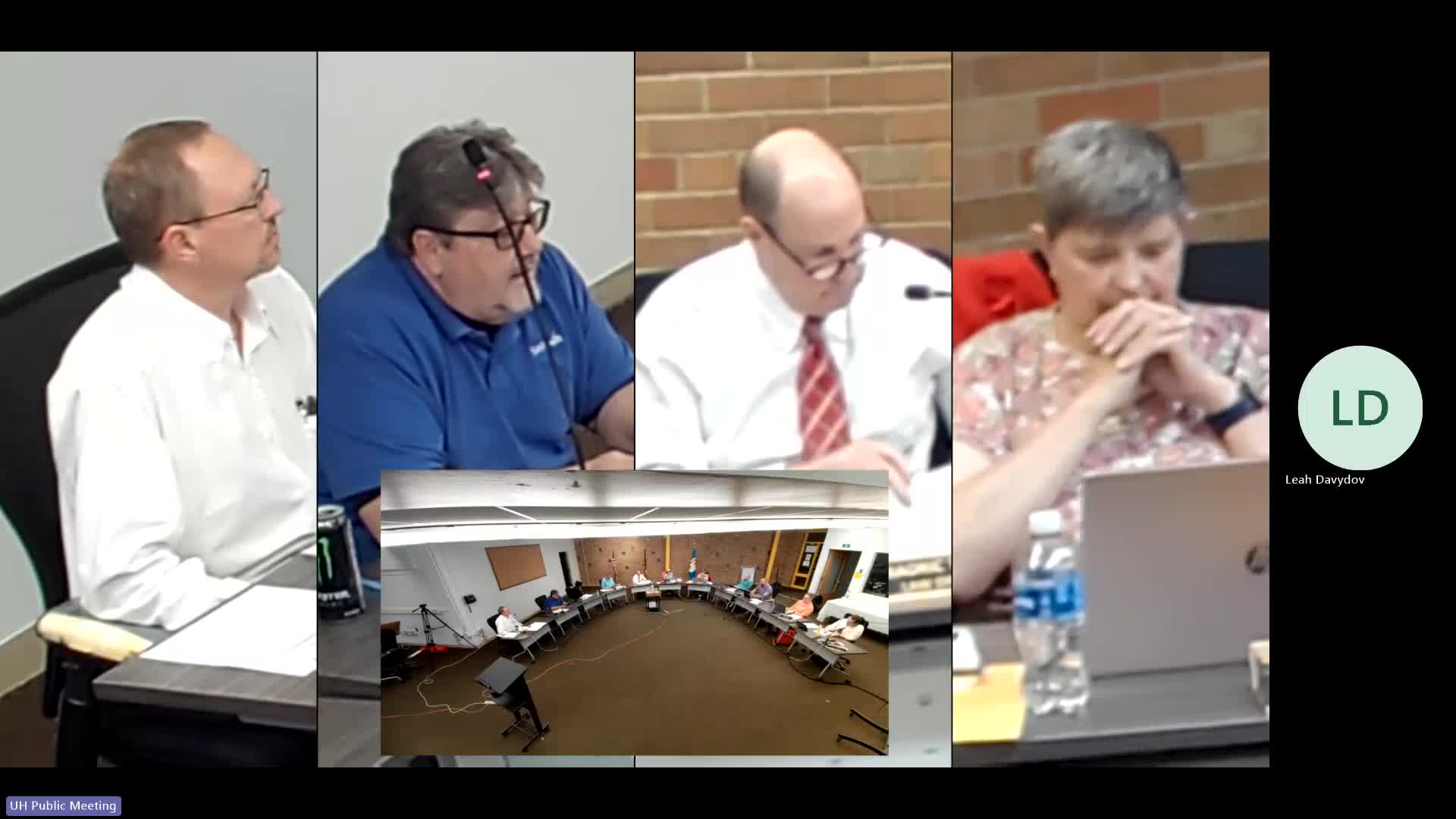 Committee debates 30-inch hedge rule, sight-triangle spacing for sidewalks and driveways