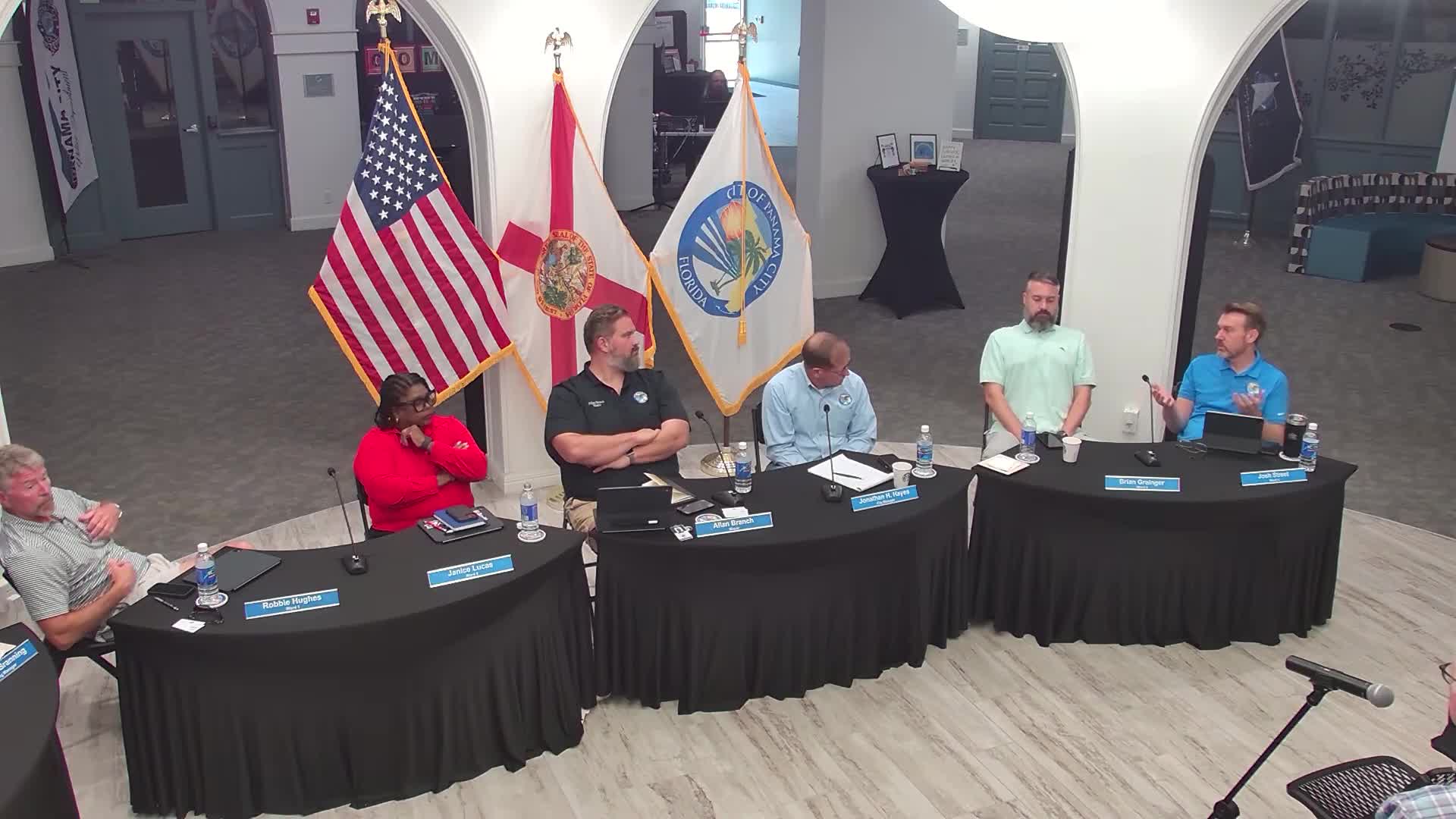 Panama City officials debate management strategy for new marina slips