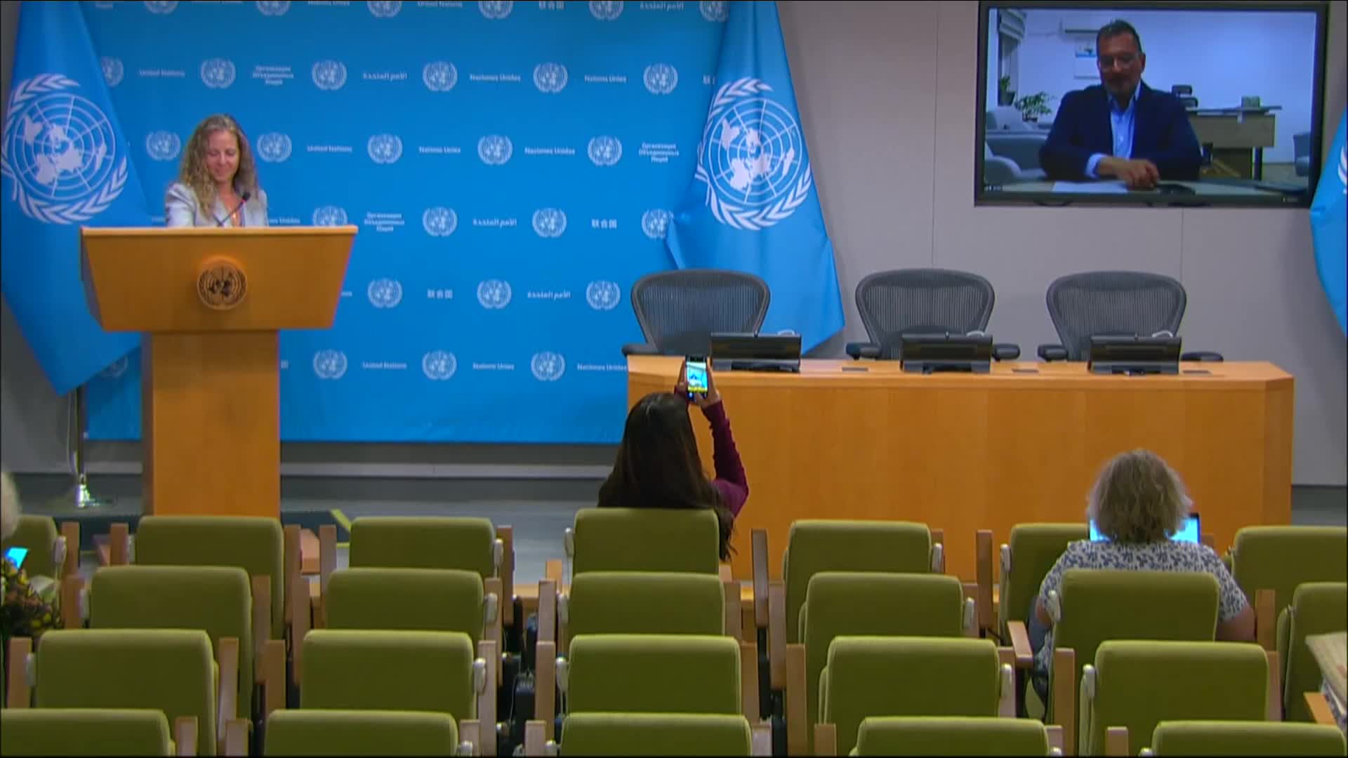 UNHCR: Mass returns from Iran and Pakistan are overwhelming Afghanistan; aid operation 28% funded