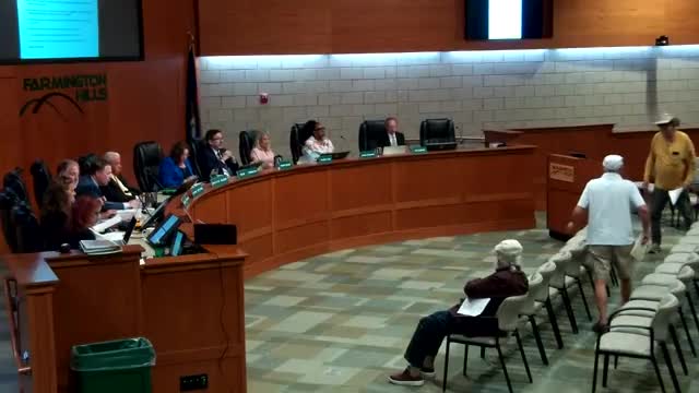 William Stiber criticizes Farmington water charge policy during city council meeting