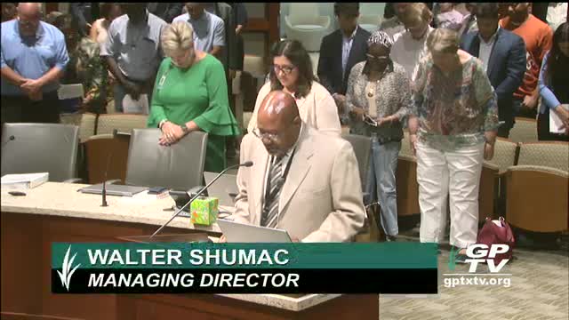 Representative Chris Turner leads evening prayer for wisdom and guidance