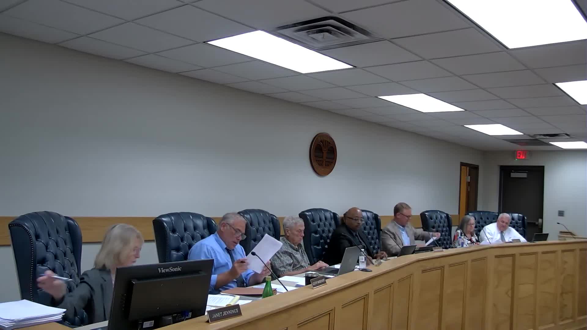 Town Council amends emergency response ordinance to include mayor's authority