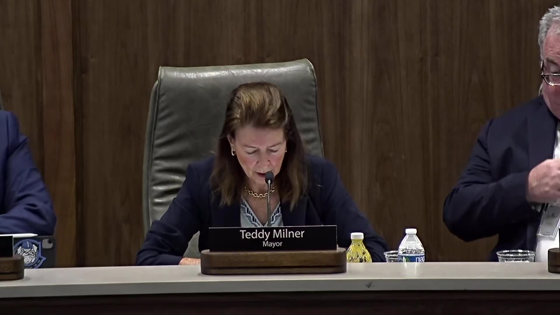 Aiken City officials open meeting with prayer and pledge of allegiance