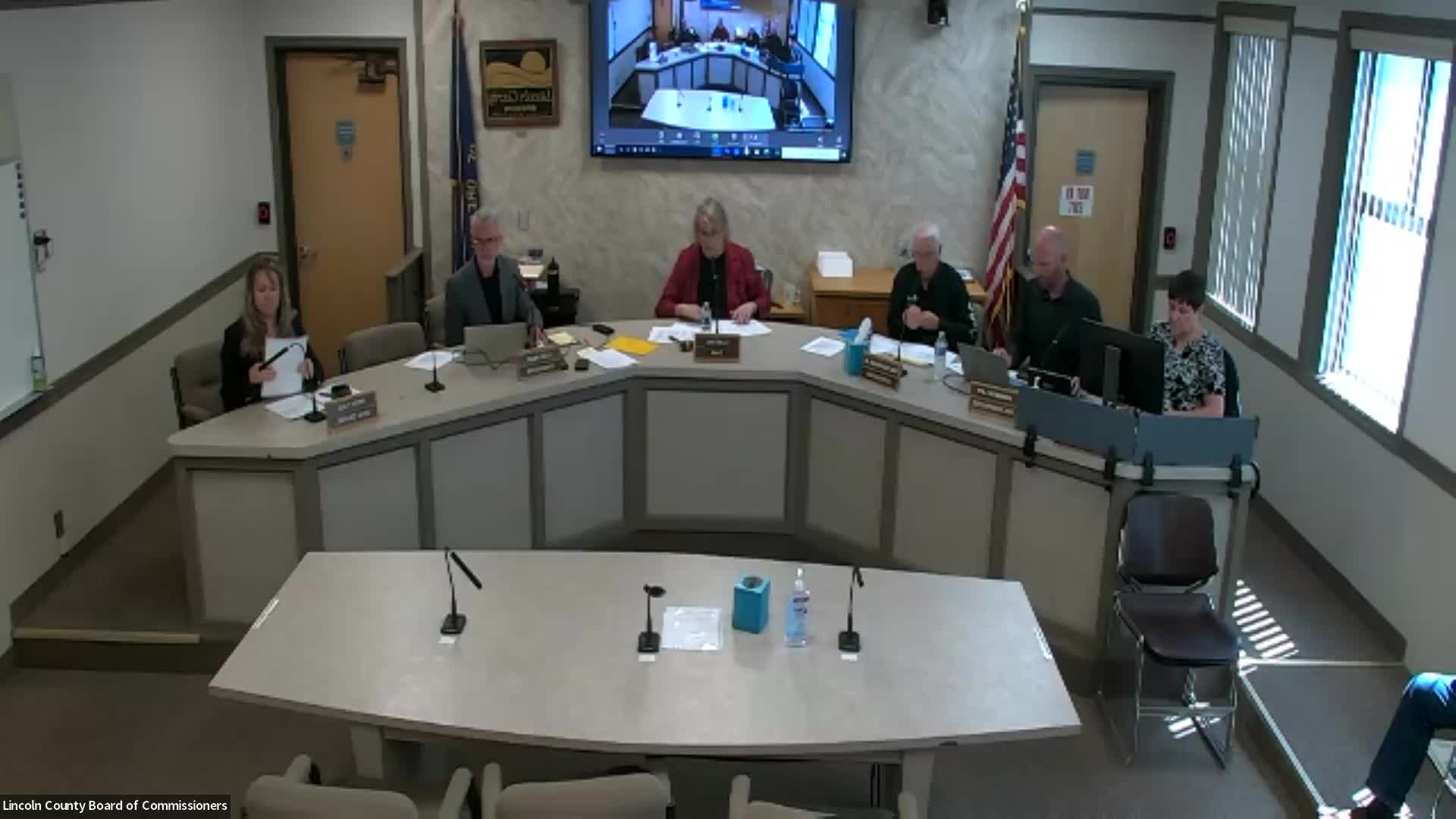 Commissioners review committee assignments, discuss joint city sessions and handoffs