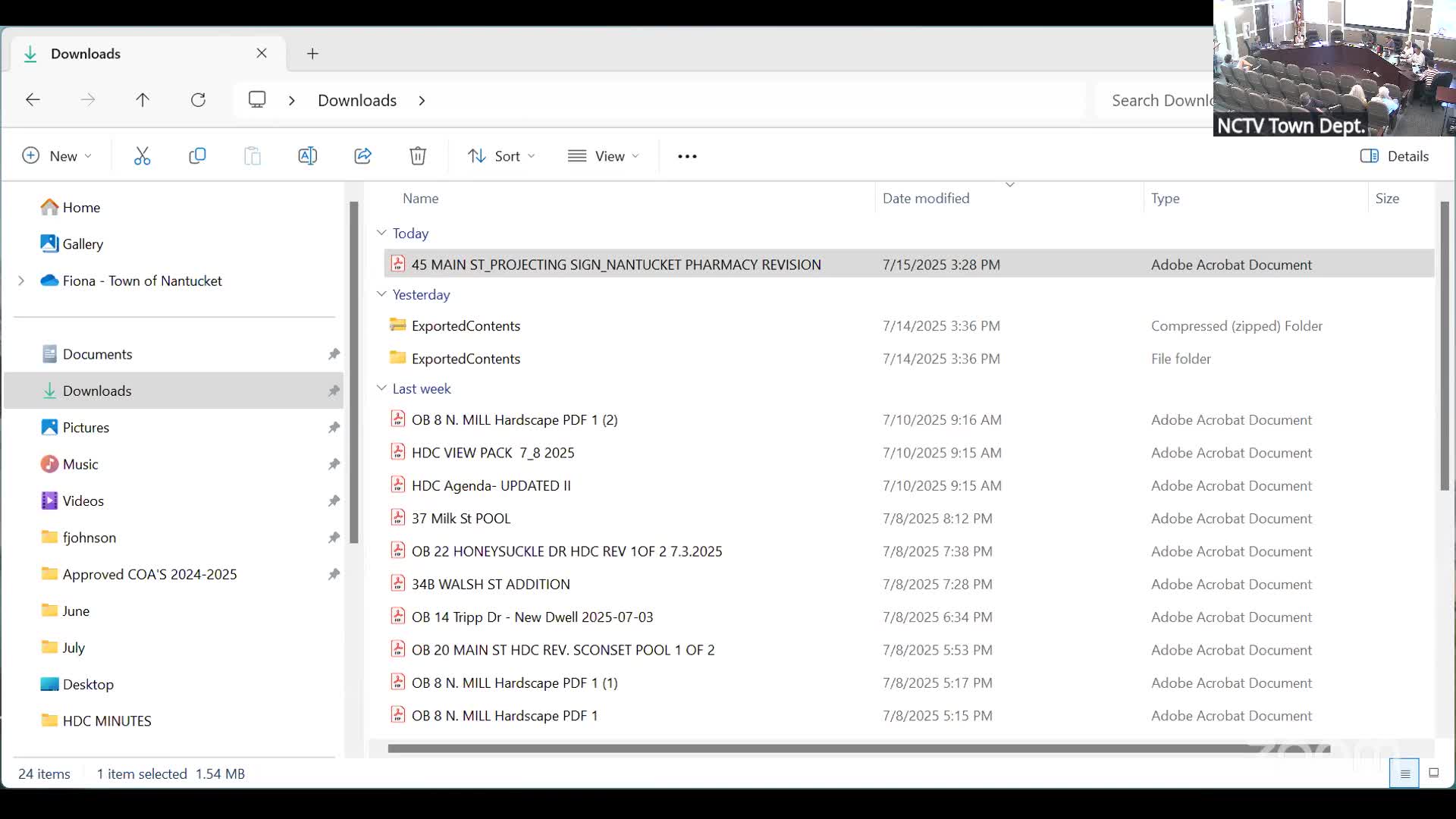 HDC approves solid‑wood sign for 45 Main Street after sign committee recommendation