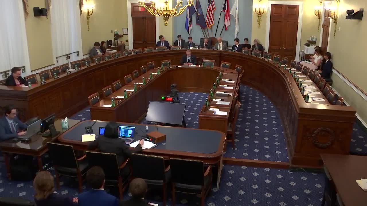 Committee advances bill to delist Greater Yellowstone grizzly, return management to states