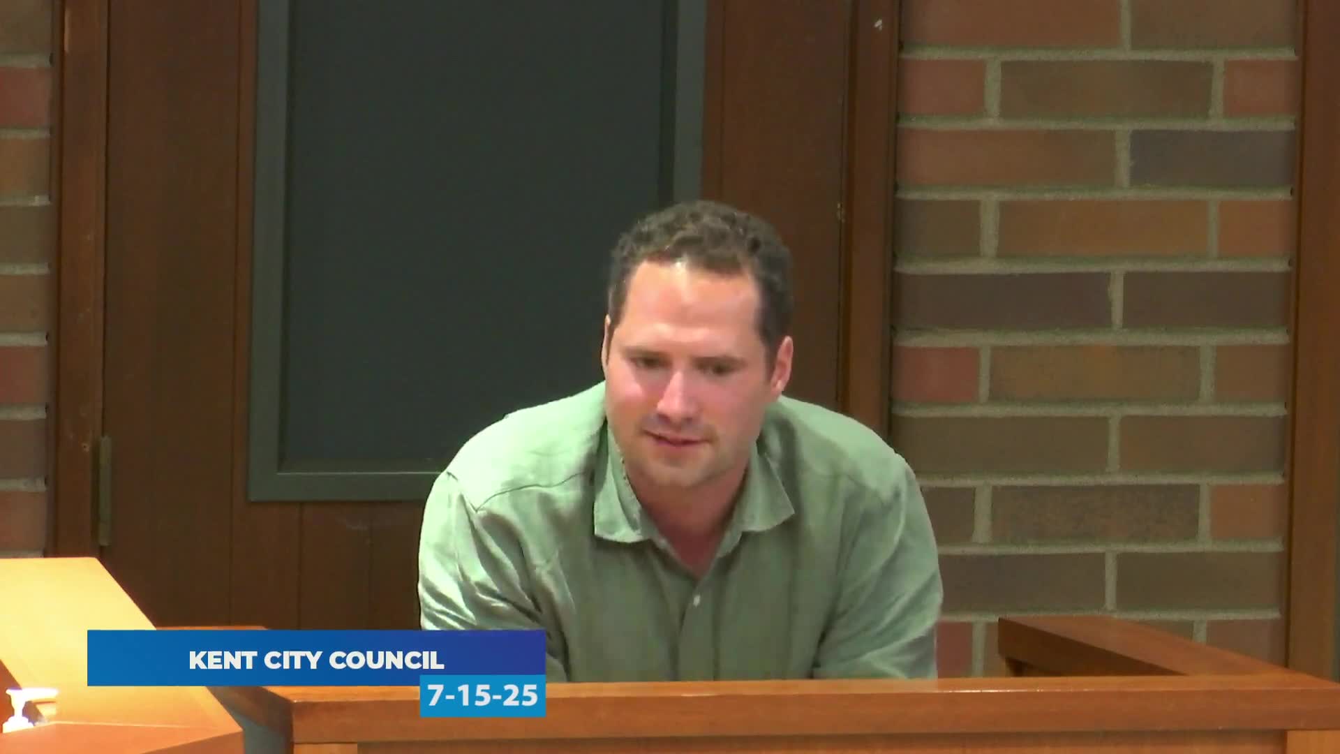 Seattle officials discuss vendor regulations and underutilized parks at community meeting