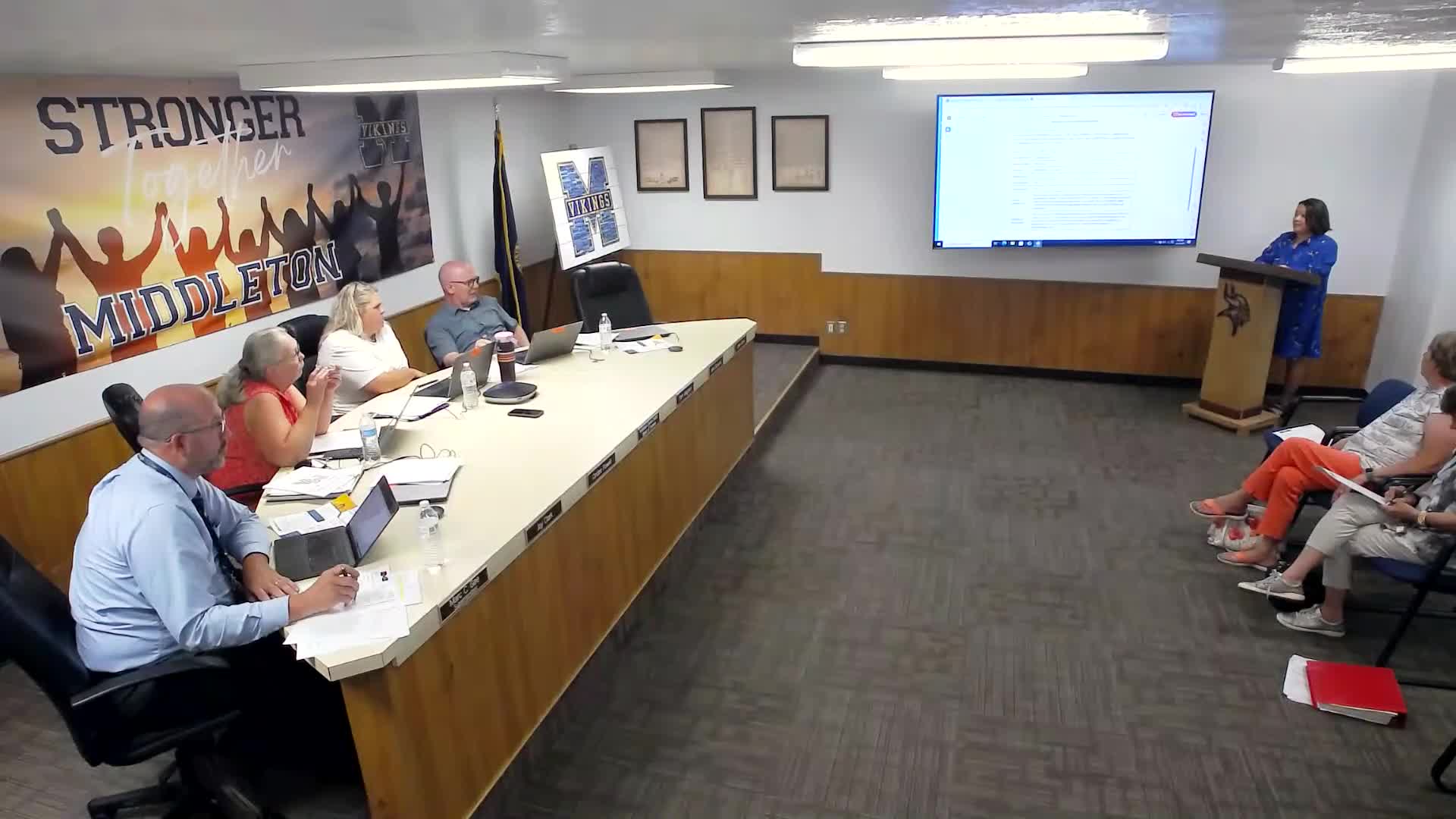 Middleton School Board discusses digital literacy course and security contract renewal