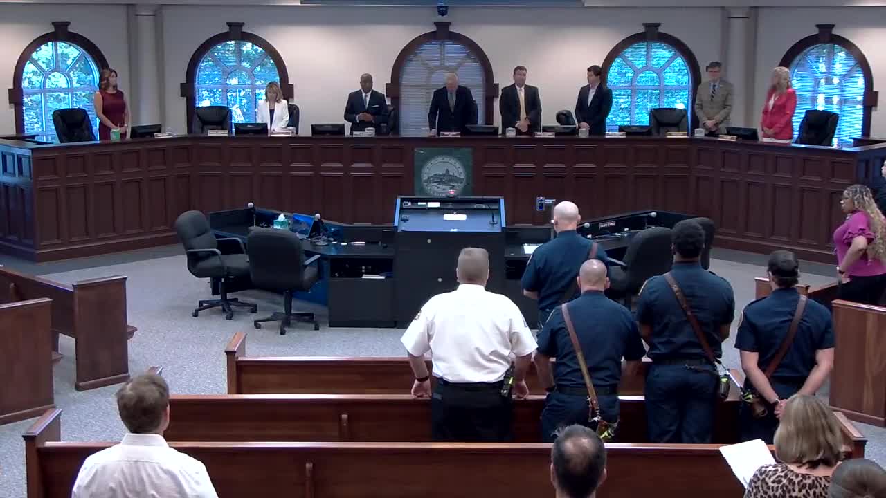 Mayor Wilson honors Keith Smith as Roswell's esteemed veteran for community service
