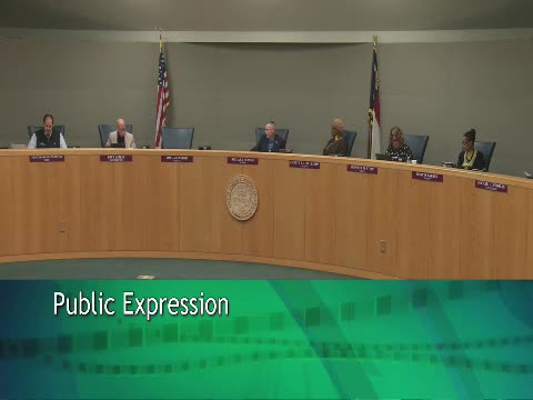 Council Members Debate Extending Public Expression Period During Meeting