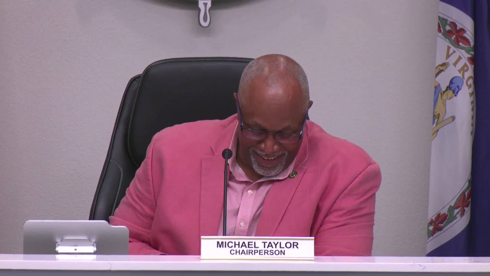 Commission recommends conditional use permit for tire sales and service at 9955 Jefferson Ave.; unanimous vote