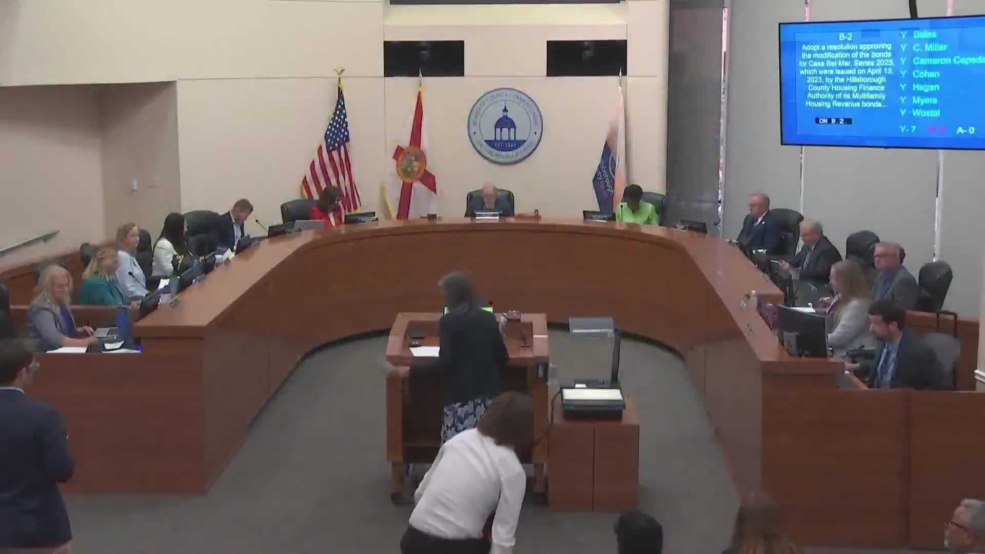 Commission approves citrus‑themed sculpture for Dover/Little/Durant roundabout after debate over religious imagery