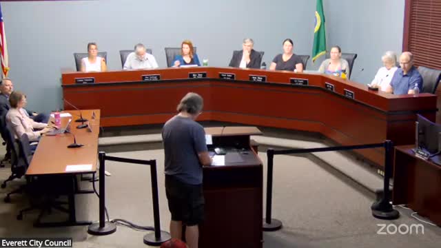Resident asks Everett Police to pledge to verify federal agents; council requests follow-up