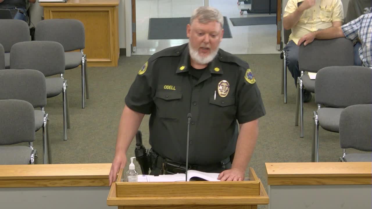 Commission approves $390,000 purchase of building for police investigative use; some commissioners push for open RFP