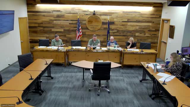 Committee extends pro‑tem city manager limit and adds deputy signatory authority to avoid operational gaps