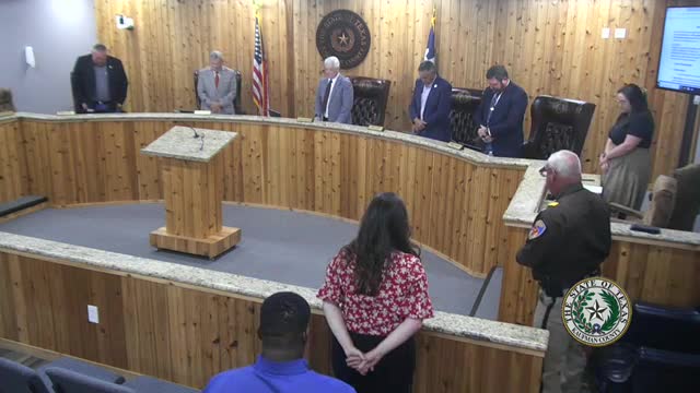 Kaufman County Meeting Opens with Prayer and Pledge of Allegiance