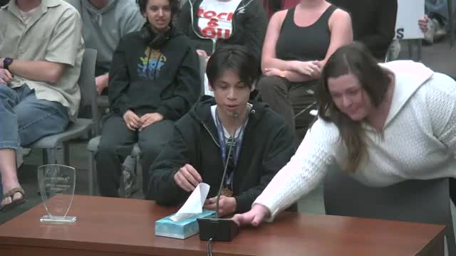 Students, parents and teachers urge David Douglas board to restore assistant band director amid proposed cuts