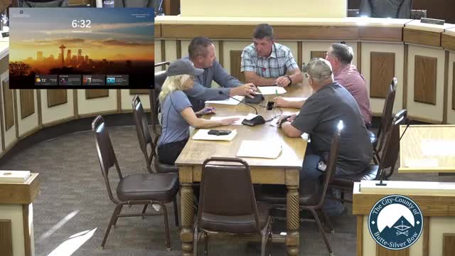 Public Works Committee debates roadside trash, covered-load enforcement and holds communication for later