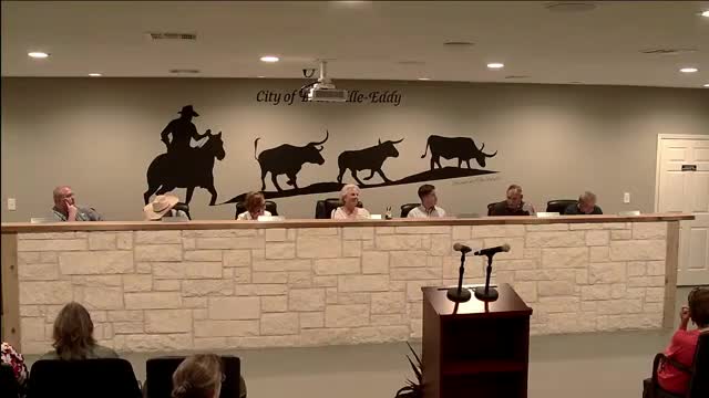 Council hears update on RVs at 238 Melissa; cargo‑container ordinance enforcement questioned