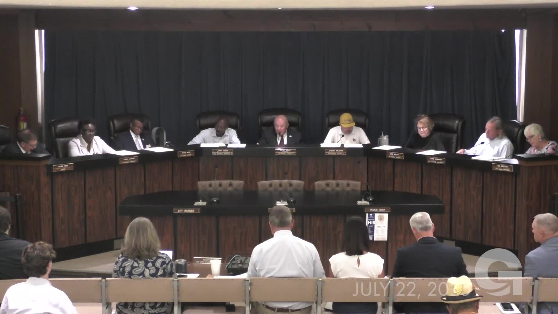 Council gives first reading to budget amendment moving TIF funds for park monument and city hall renovation