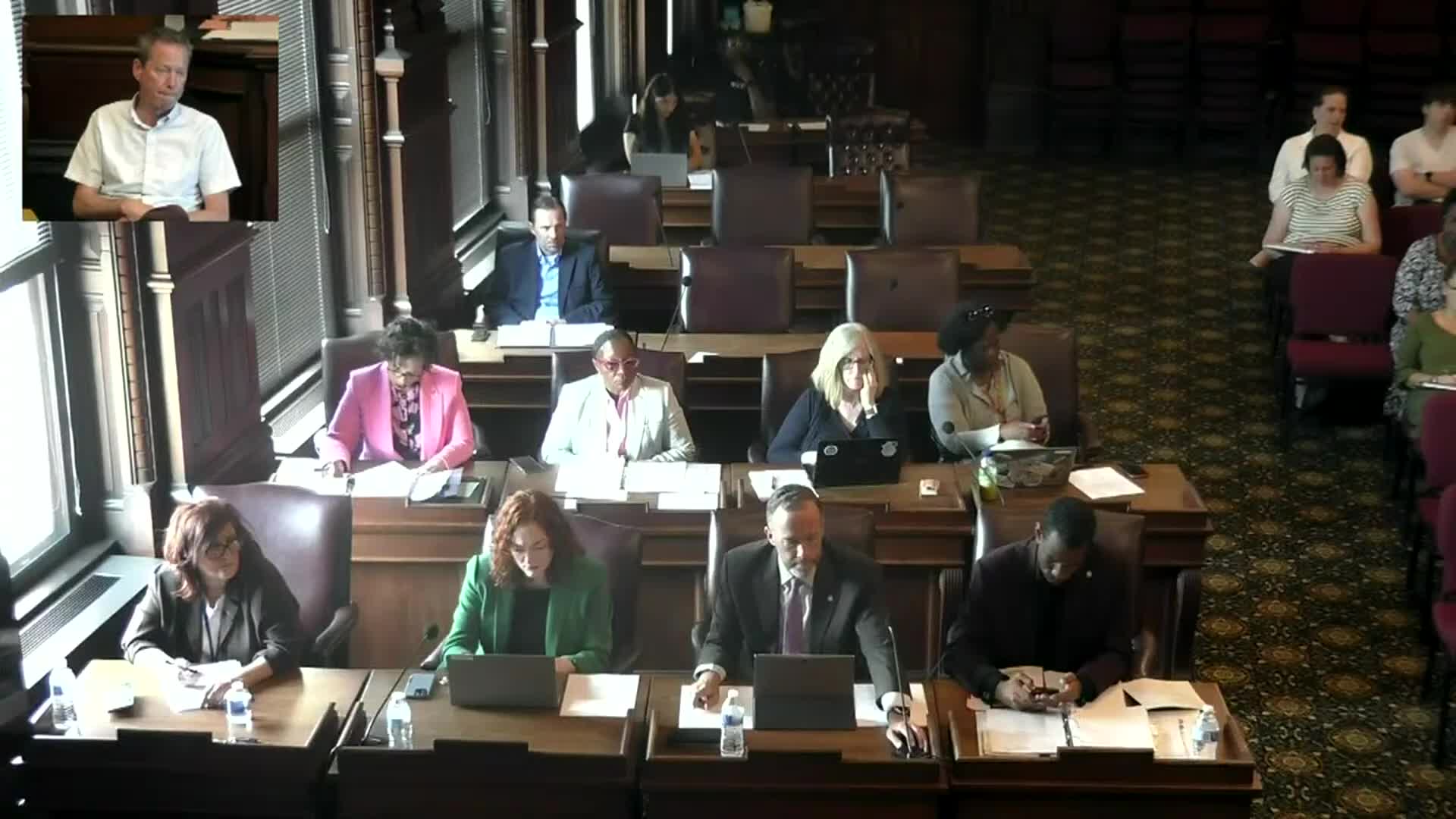 Committee approves amendatory agreement with Experian Information Solutions