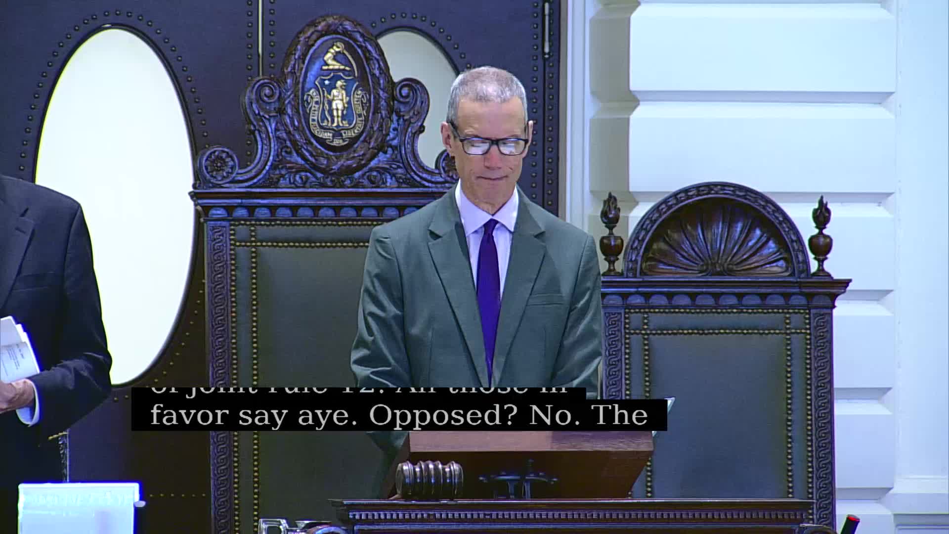 Senate orders House bill on financing long-term municipal roads and bridges to third reading after suspending rules