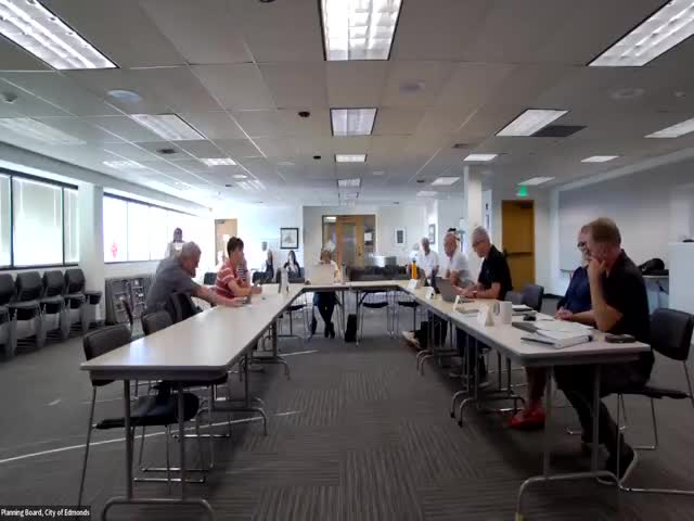 Edmonds planning board backs most tree-code amendments but withholds support for fee formula and 20‑year replacement clause