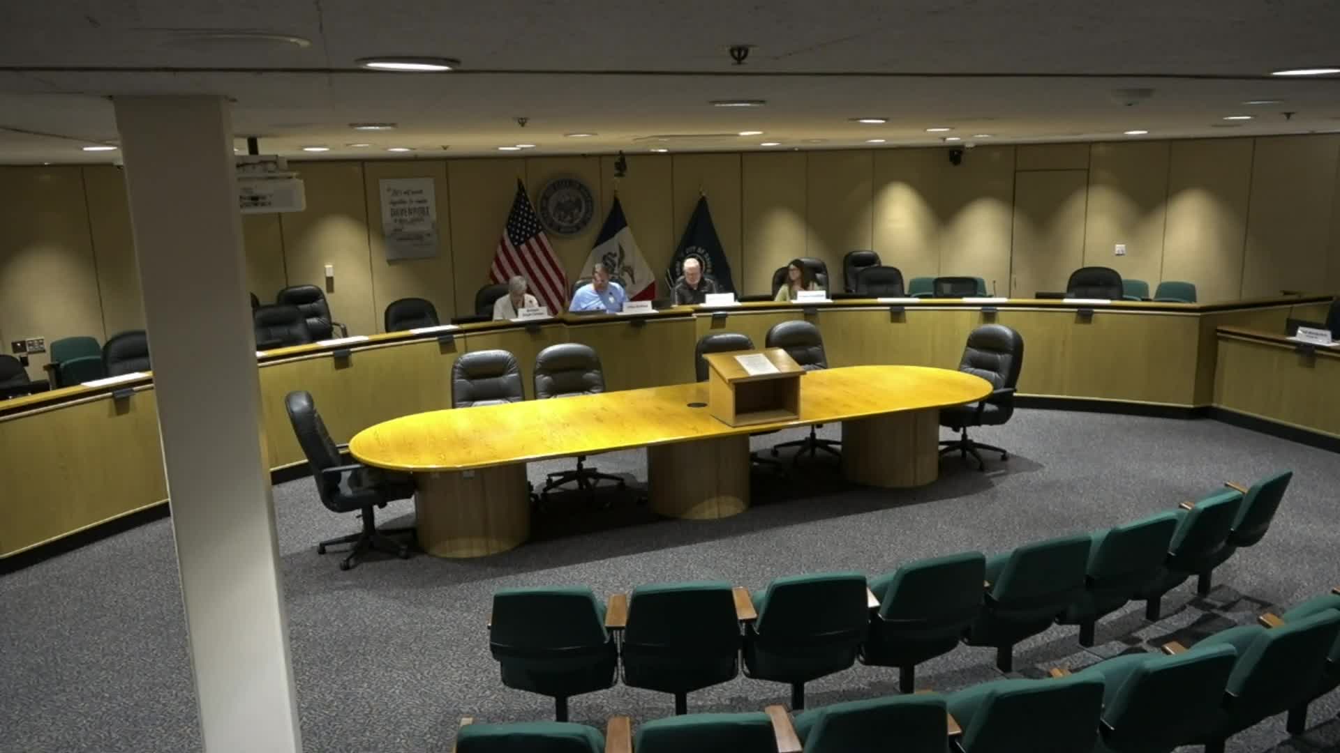 Board grants hardship variance for detached garage at 440 Court in Davenport’s Ward 3