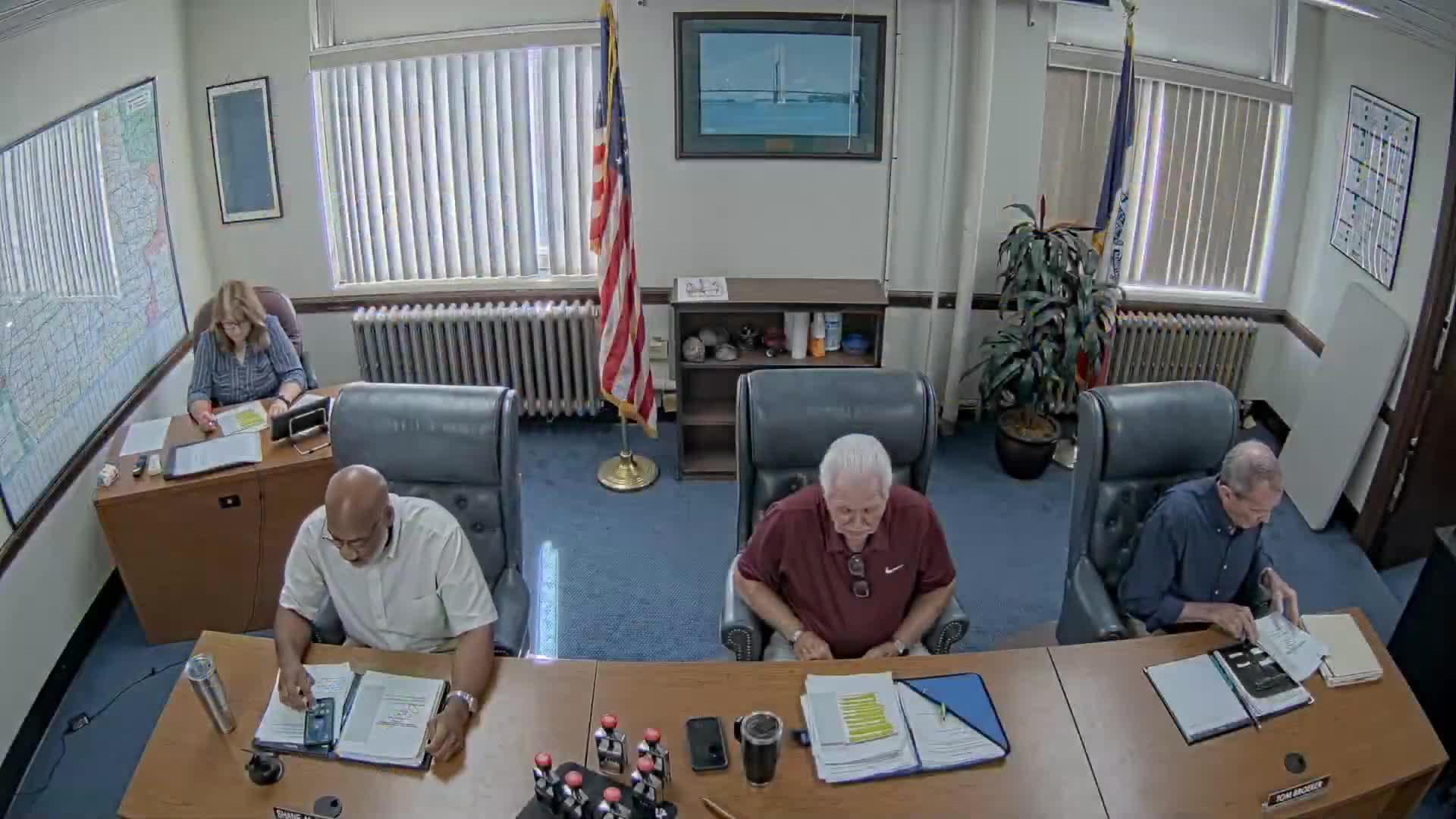 Des Moines County supervisors debate wildlife protections, monitoring and buffers in draft wind and solar siting rules