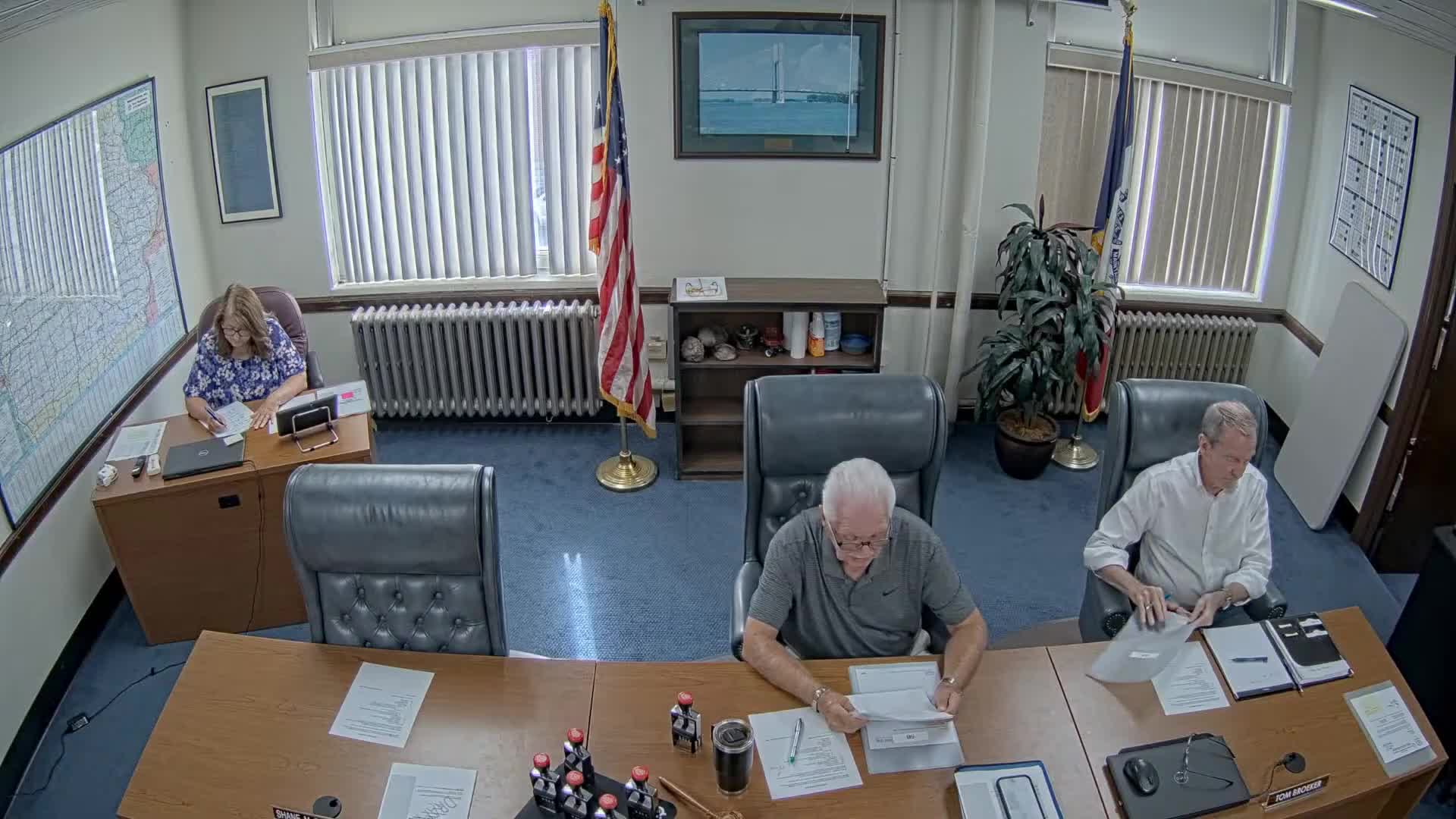 Des Moines County board approves payroll reimbursement, lease termination and personnel actions; minutes accepted