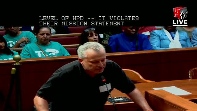 Esteban Ochoa urges Houston council to reconsider HPD's cooperation with ICE