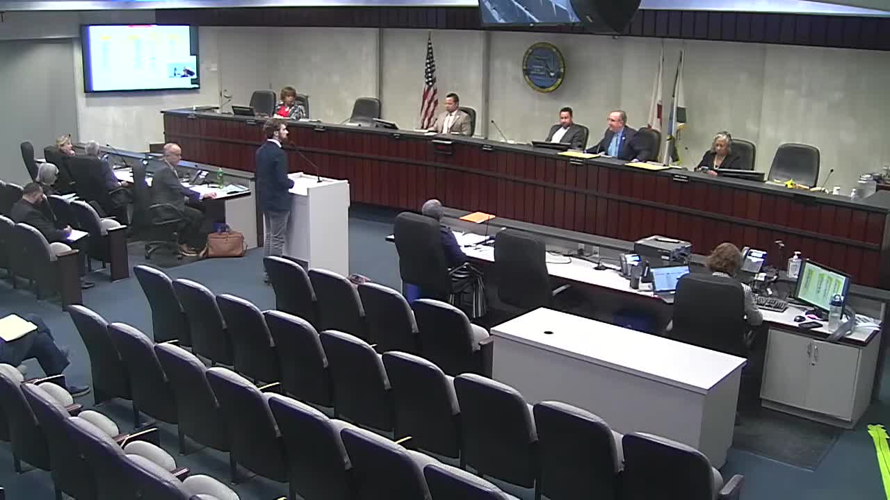 City Council Discusses Long-Delayed Gateway Signage for Downtown and Beach Areas
