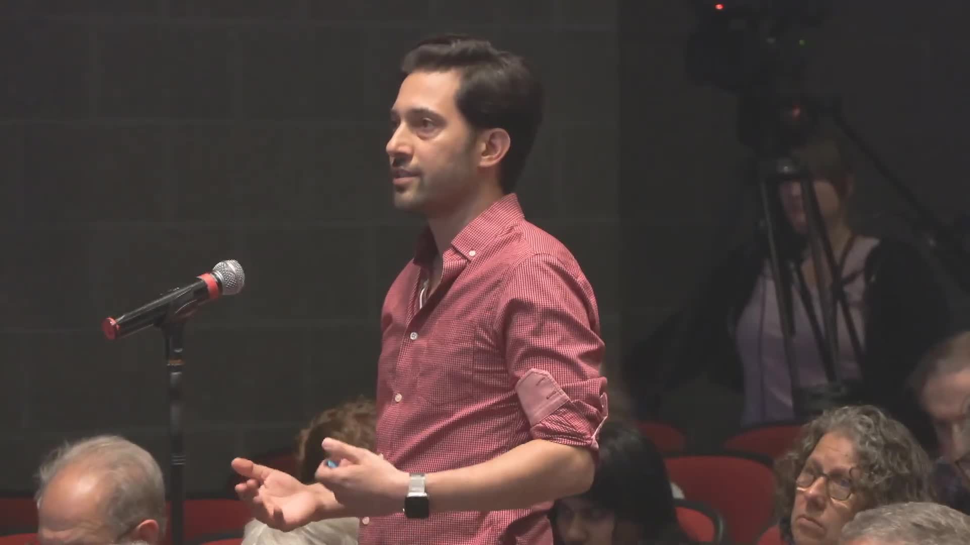 Speaker Questions Israel's Actions and Considers Human Rights Violations