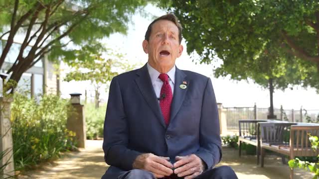 Mayor Voigt announces return of Lake Forest BOGO gift card program for local businesses
