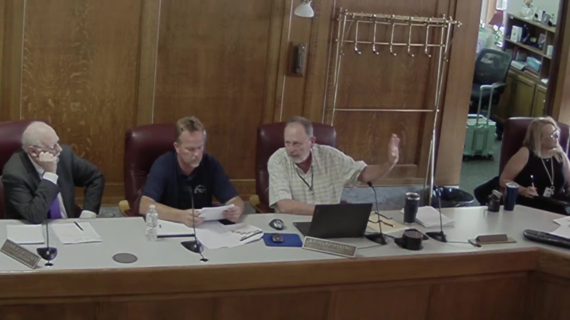 City Council Considers Excise Rates for Vehicles and Projects $2.2M Revenue